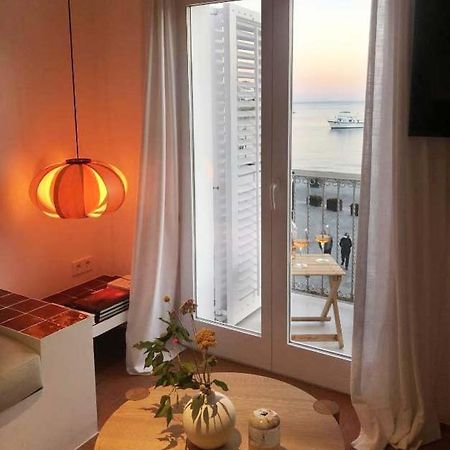Beachfront Suite In Cadaques Center Ngoại thất bức ảnh