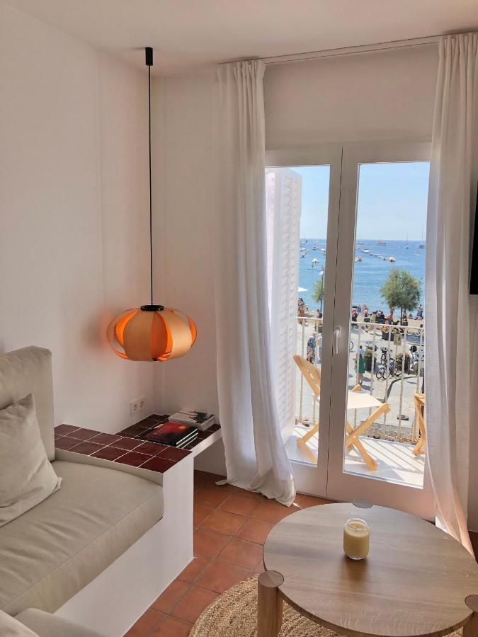Beachfront Suite In Cadaques Center Ngoại thất bức ảnh
